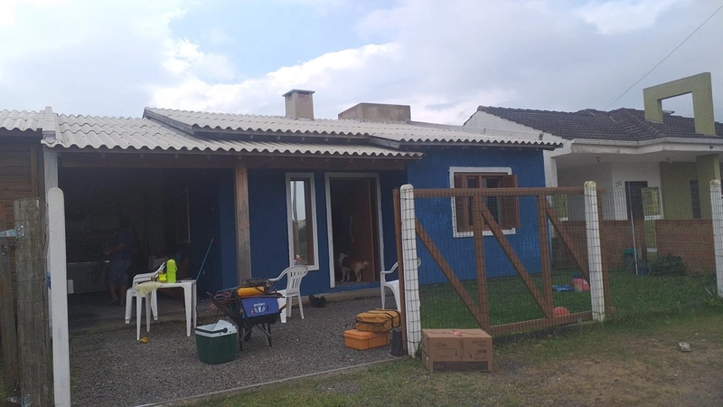 CASA A 2 QUADRAS DO MAR: 1ª foto da galeria de imagens do imóvel