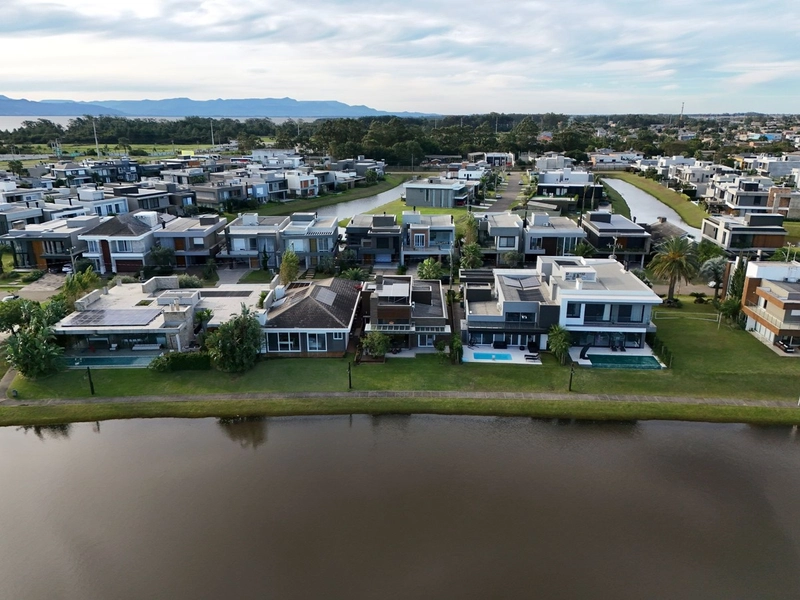 CAPÃO ILHAS RESORT CASA BEIRA LAGO À VENDA: 29ª foto da galeria de imagens do imóvel