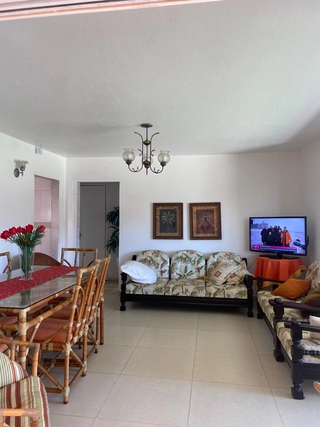 Excelente Casa 4 Dormitórios com Piscina próximo ao Mar: 6ª foto da galeria de imagens do imóvel
