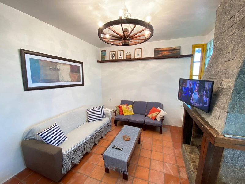 LINDA CASA DE ESQUINA COM 4 DORMITÓRIOS SENDO 2 SUÍTES LADO MAR: 6ª foto da galeria de imagens do imóvel