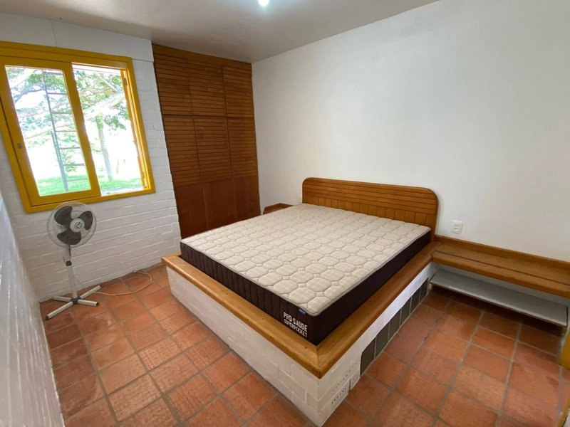 LINDA CASA DE ESQUINA COM 4 DORMITÓRIOS SENDO 2 SUÍTES LADO MAR: 11ª foto da galeria de imagens do imóvel