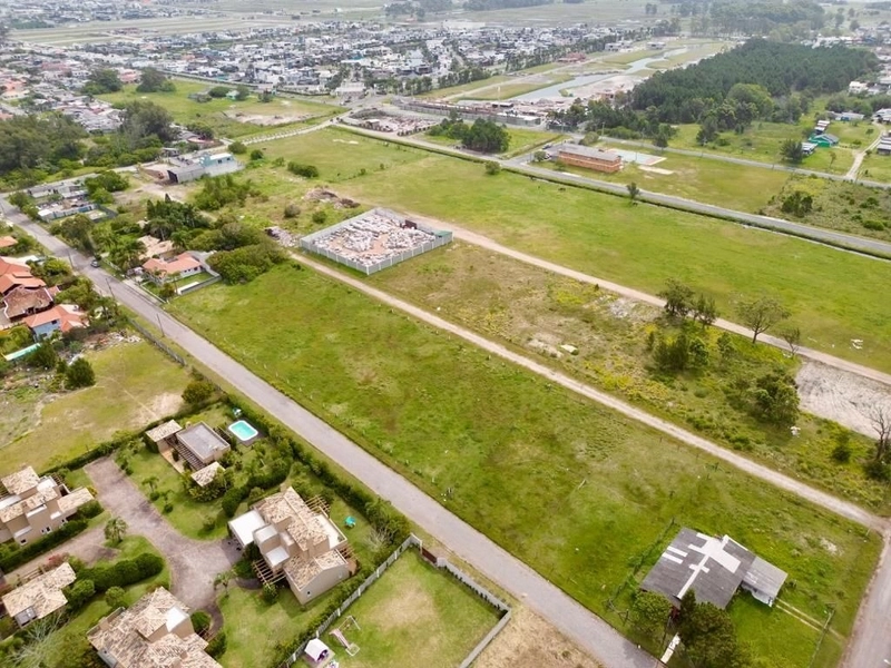 Atenção Investidor - Área Pronta Para Construção!: 1ª foto da galeria de imagens do imóvel