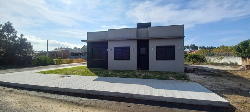 LINDA CASA, NOVA, ÓTIMA LOCALIZAÇÃO EM CAPÃO NOVO VILLAGE: 3ª foto da galeria de imagens do imóvel