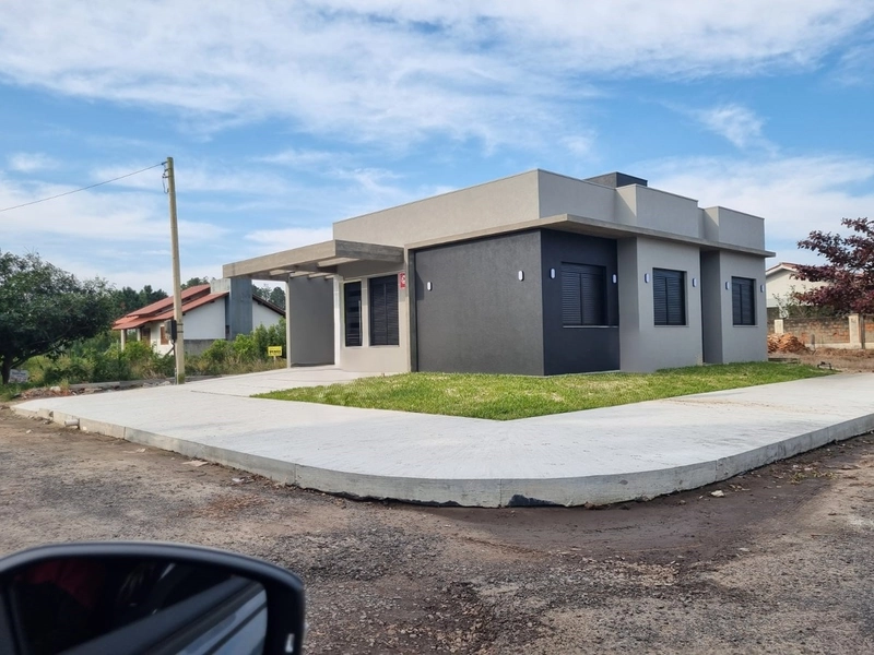 LINDA CASA, NOVA, ÓTIMA LOCALIZAÇÃO EM CAPÃO NOVO VILLAGE: 2ª foto da galeria de imagens do imóvel