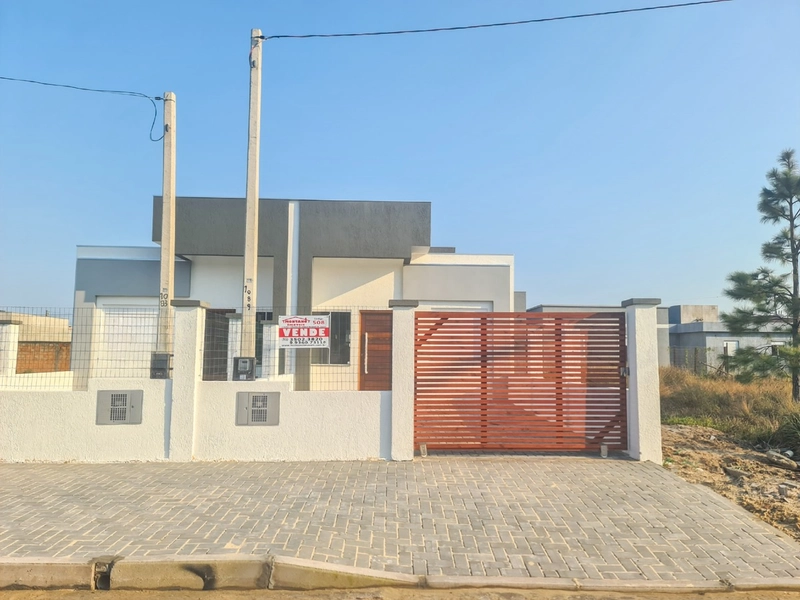 Excelente casa em ótima localização em capão da canoa!!!!: 1ª foto da galeria de imagens do imóvel
