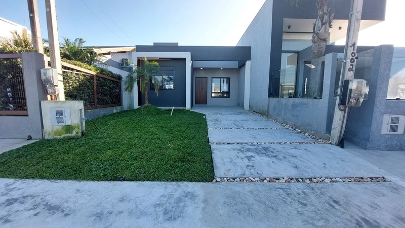 Linda Casa 2 Dormitórios na Avenida!: 1ª foto da galeria de imagens do imóvel