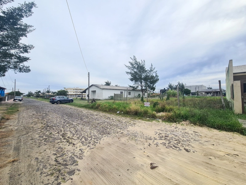 EXCELENTE TERRENO DE ESQUINA: 6ª foto da galeria de imagens do imóvel