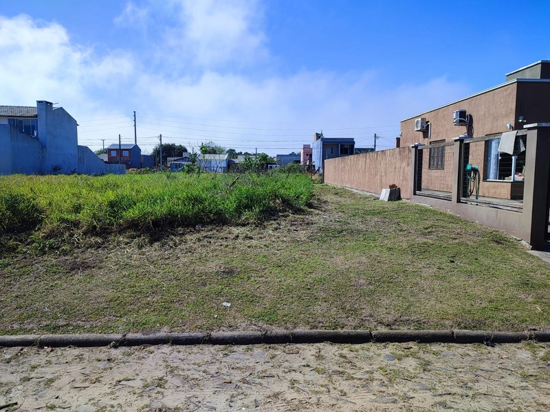 Terreno no posto 4 bom para você investir,construir ou morar.: 2ª foto da galeria de imagens do imóvel