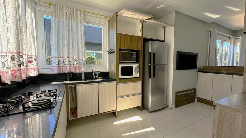 Casa com 4 dormitórios no condomínio Dubai: 2ª foto da galeria de imagens do imóvel