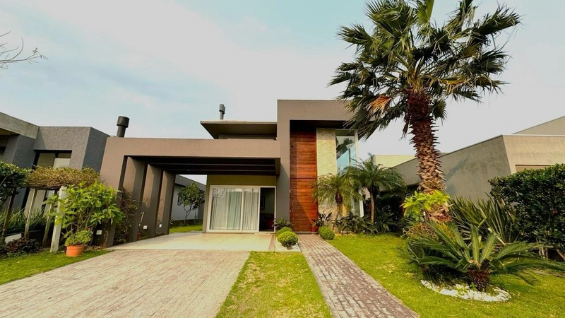 Casa com 4 dormitórios no condomínio Dubai: 1ª foto da galeria de imagens do imóvel