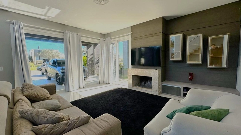 Casa com 4 dormitórios no condomínio Dubai: 3ª foto da galeria de imagens do imóvel
