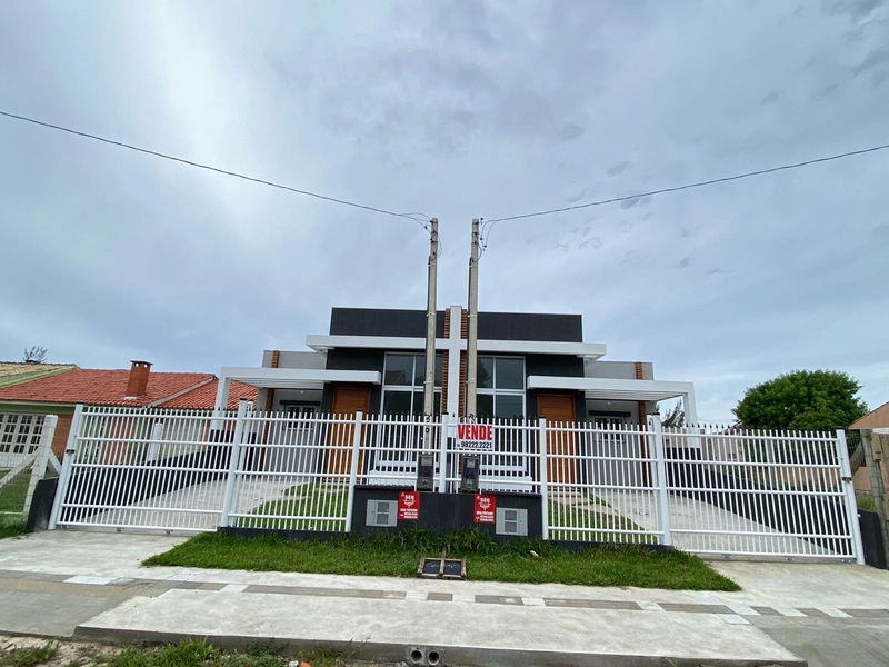 Casa com dois dormitórios próxima a praia: 9ª foto da galeria de imagens do imóvel