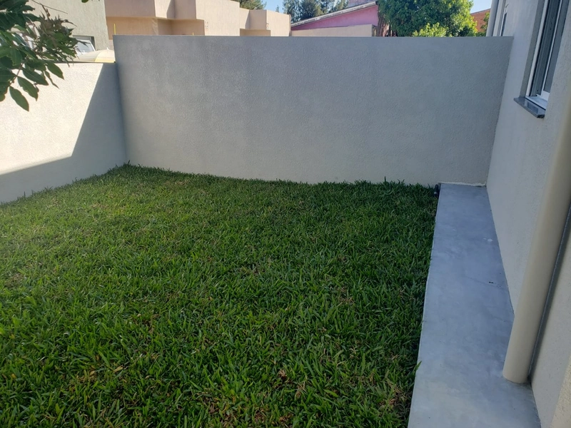Casa com dois dormitórios próxima a praia: 3ª foto da galeria de imagens do imóvel