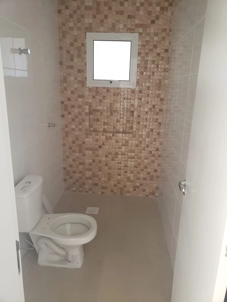 Casa com dois dormitórios próxima a praia: 8ª foto da galeria de imagens do imóvel