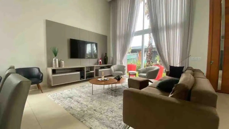 Casa dos sonhos no condomínio Dubai com piscina e 4 suítes: 3ª foto da galeria de imagens do imóvel