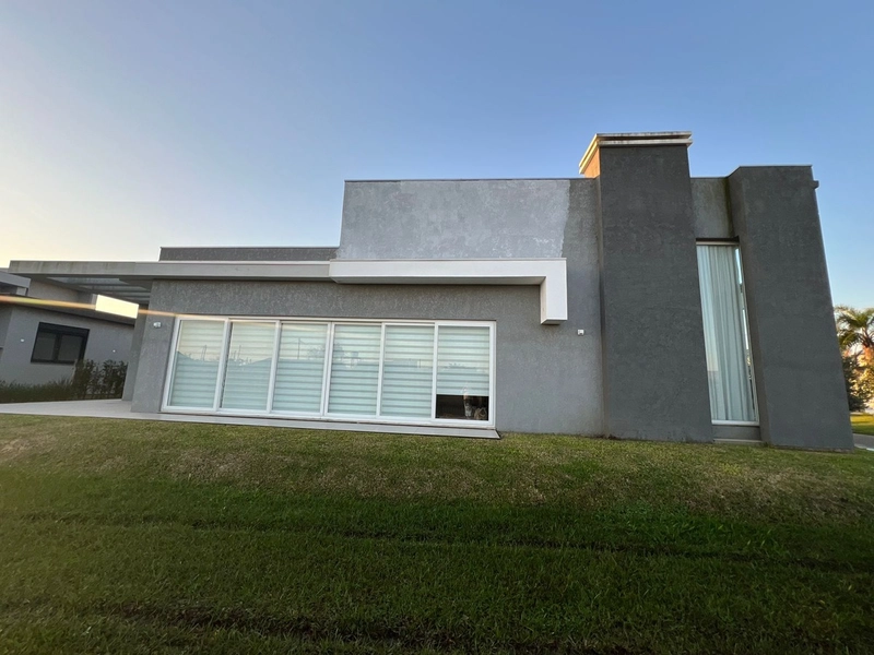 Casa com 3 suítes no condomínio Dubai: 5ª foto da galeria de imagens do imóvel