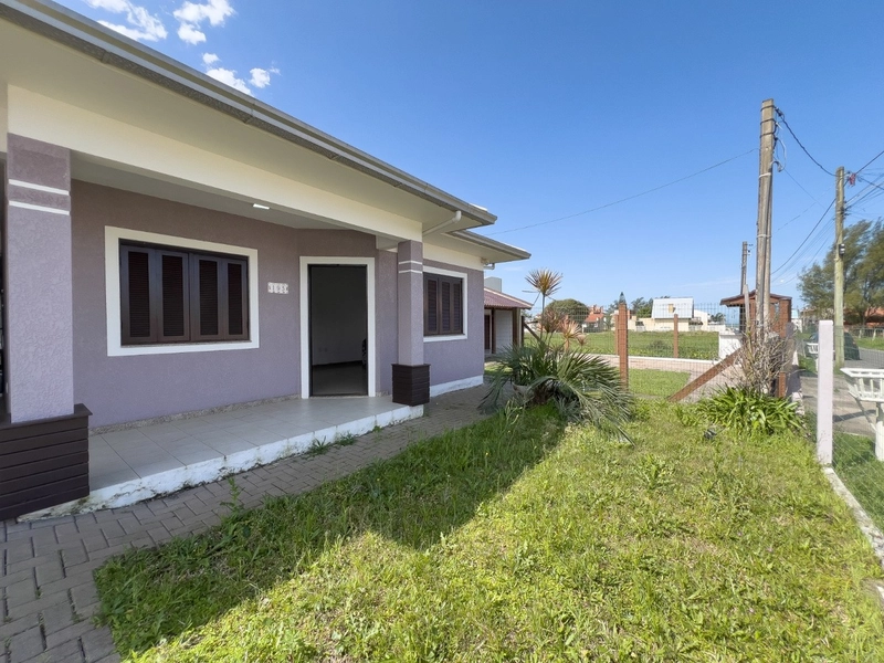 Casa com 3 dormitórios à 190m do mar: 2ª foto da galeria de imagens do imóvel