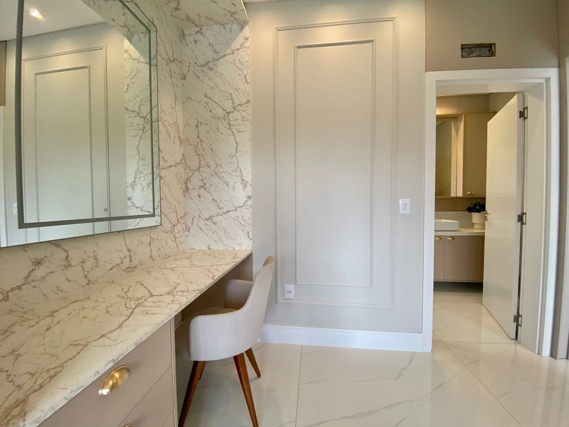 Casa com 4 suítes e piscina no condomínio Ilhas Resort: 12ª foto da galeria de imagens do imóvel