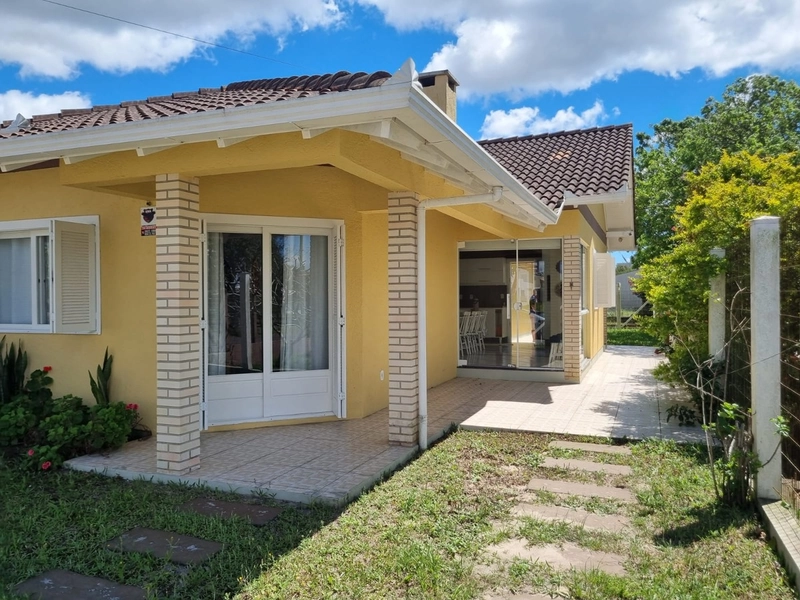EXCELENTE CASA COM 5 DORMITÓRIOS TODA MOBILIADA EM ARROIO TEIXEIRA: 1ª foto da galeria de imagens do imóvel