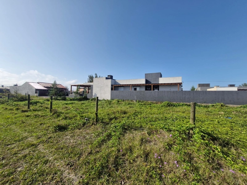 Terreno com ótima localização e posição solar: 2ª foto da galeria de imagens do imóvel