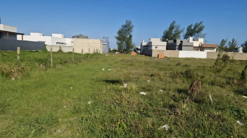 Terreno com ótima localização e posição solar: 1ª foto da galeria de imagens do imóvel