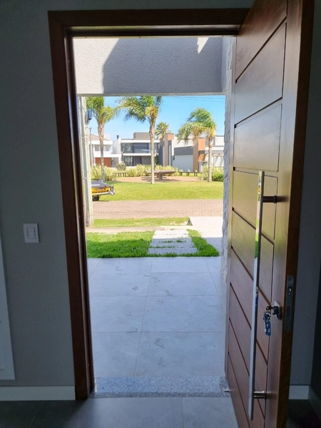 O lar perfeito com 4 suítes e piscina no condomínio Ilhas Resort: 2ª foto da galeria de imagens do imóvel