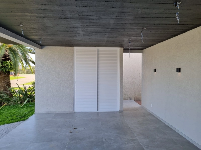 O lar perfeito com 4 suítes e piscina no condomínio Ilhas Resort: 5ª foto da galeria de imagens do imóvel