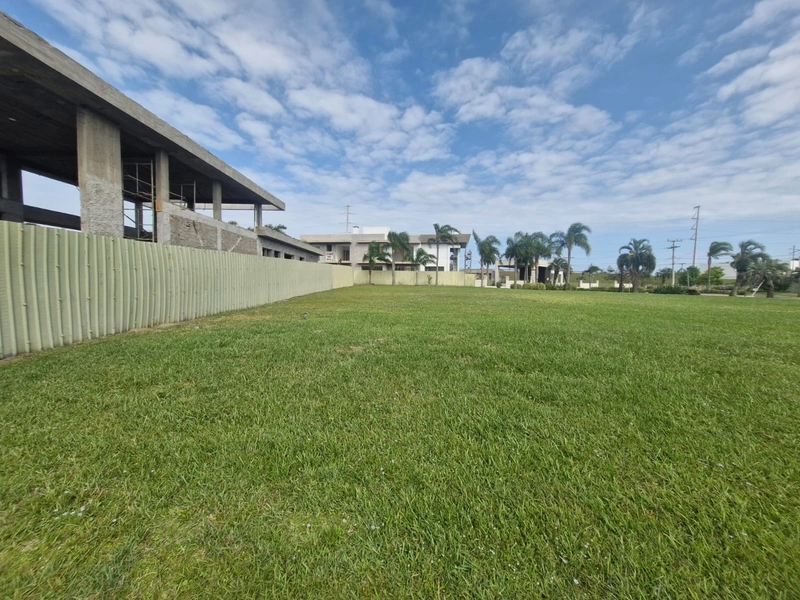 Terreno com vista para a lagoa no condomínio Ilhas Resort: 4ª foto da galeria de imagens do imóvel