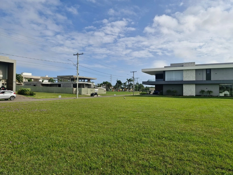 Terreno com 608m² frente Leste no condomínio Ilhas Resort: 4ª foto da galeria de imagens do imóvel