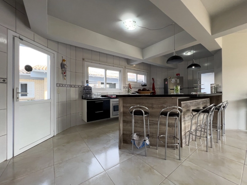 Casa com 5 dormitórios perto da praia no bairro Zona Norte: 38ª foto da galeria de imagens do imóvel