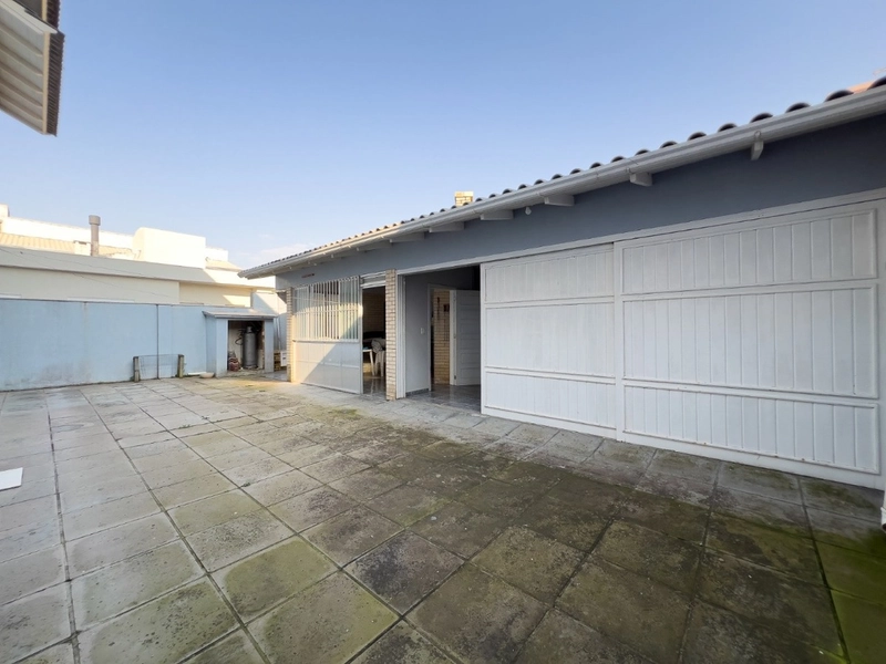 Casa com 5 dormitórios perto da praia no bairro Zona Norte: 52ª foto da galeria de imagens do imóvel