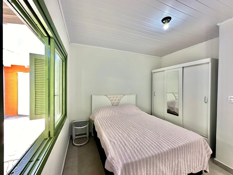 Casa aconchegante com 2 dormitórios e anexo com garagem e 1 quarto: 15ª foto da galeria de imagens do imóvel