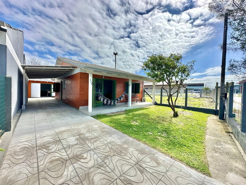 Casa aconchegante com 2 dormitórios e anexo com garagem e 1 quarto: 1ª foto da galeria de imagens do imóvel