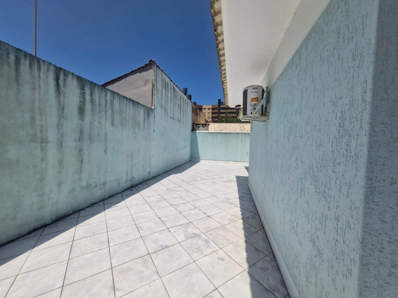 Casa a uma quadra do mar com 4 dormitórios: 8ª foto da galeria de imagens do imóvel