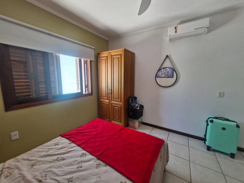 Casa a uma quadra do mar com 4 dormitórios: 14ª foto da galeria de imagens do imóvel
