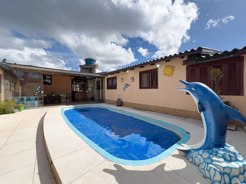 Casa com piscina e 3 dormitórios no bairro Jardim Beira Mar: 25ª foto da galeria de imagens do imóvel