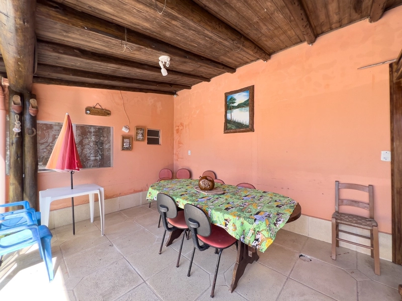 Casa com piscina e 3 dormitórios no bairro Jardim Beira Mar: 16ª foto da galeria de imagens do imóvel