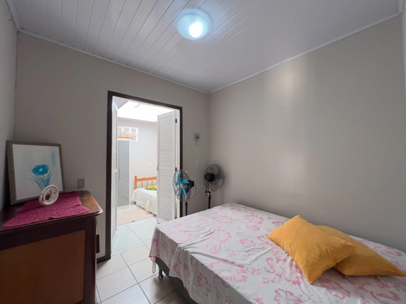 Casa com piscina e 3 dormitórios no bairro Jardim Beira Mar: 10ª foto da galeria de imagens do imóvel