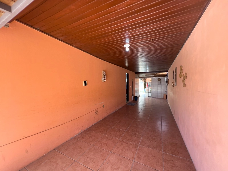 Casa com piscina e 3 dormitórios no bairro Jardim Beira Mar: 26ª foto da galeria de imagens do imóvel