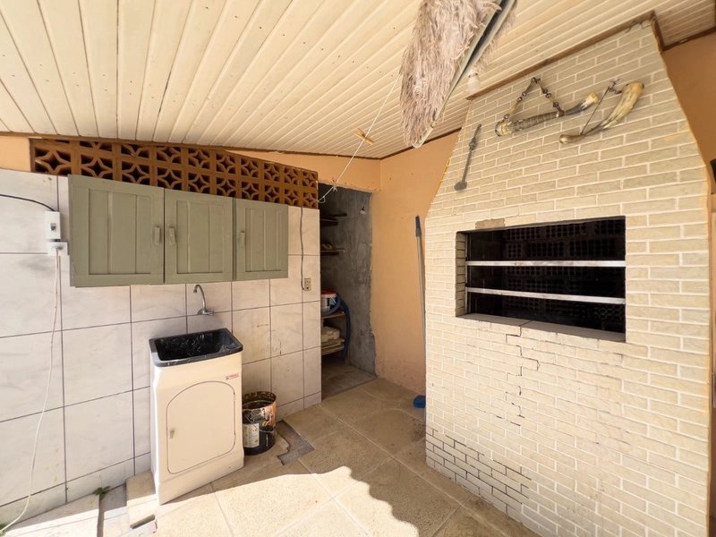 Casa com piscina e 3 dormitórios no bairro Jardim Beira Mar: 17ª foto da galeria de imagens do imóvel