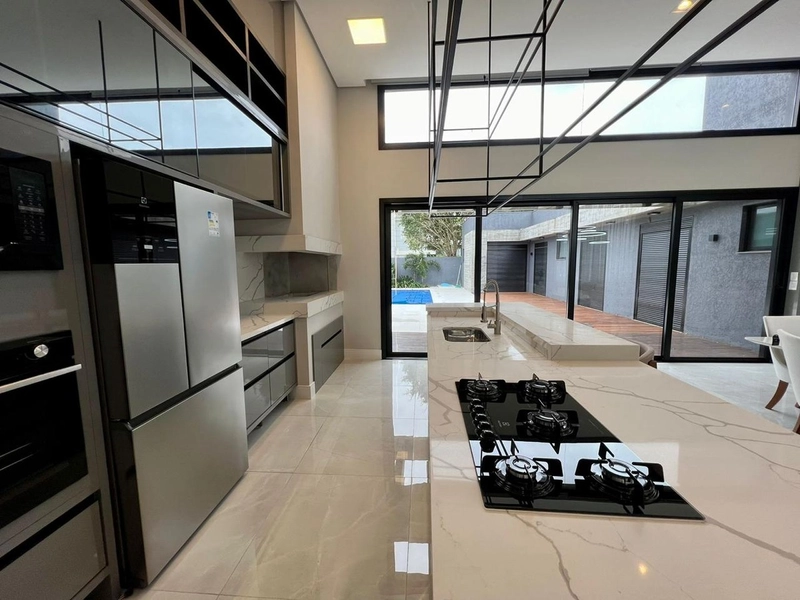 Casa com 4 suítes e piscina no condomínio Velas da Marina: 10ª foto da galeria de imagens do imóvel