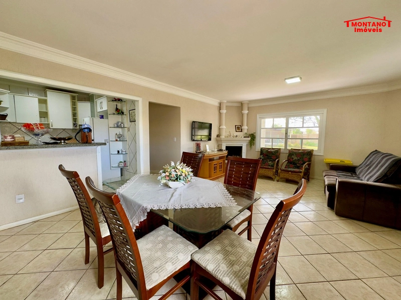 Casa à 3 quadras do mar com 3 dormitórios no bairro Zona Norte: 2ª foto da galeria de imagens do imóvel