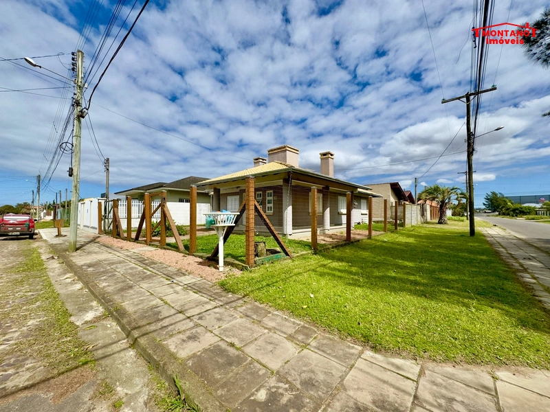 Casa à 3 quadras do mar com 3 dormitórios no bairro Zona Norte: 16ª foto da galeria de imagens do imóvel