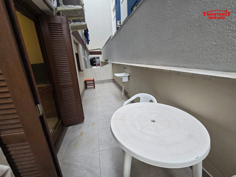 Apartamento mobiliado à 3 quadras doo mar em frente à praça no centro: 7ª foto da galeria de imagens do imóvel