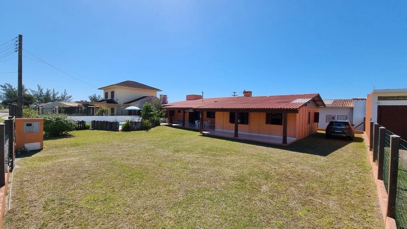 Casa com 650m de terreno, 5 dormitórios e piscina na Zona Norte: 5ª foto da galeria de imagens do imóvel