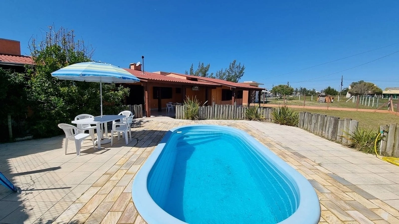 Casa com 650m de terreno, 5 dormitórios e piscina na Zona Norte: 2ª foto da galeria de imagens do imóvel