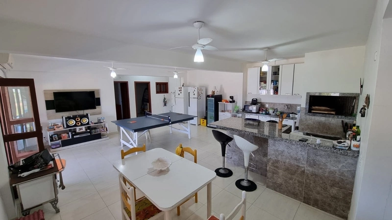 Casa com 650m de terreno, 5 dormitórios e piscina na Zona Norte: 6ª foto da galeria de imagens do imóvel