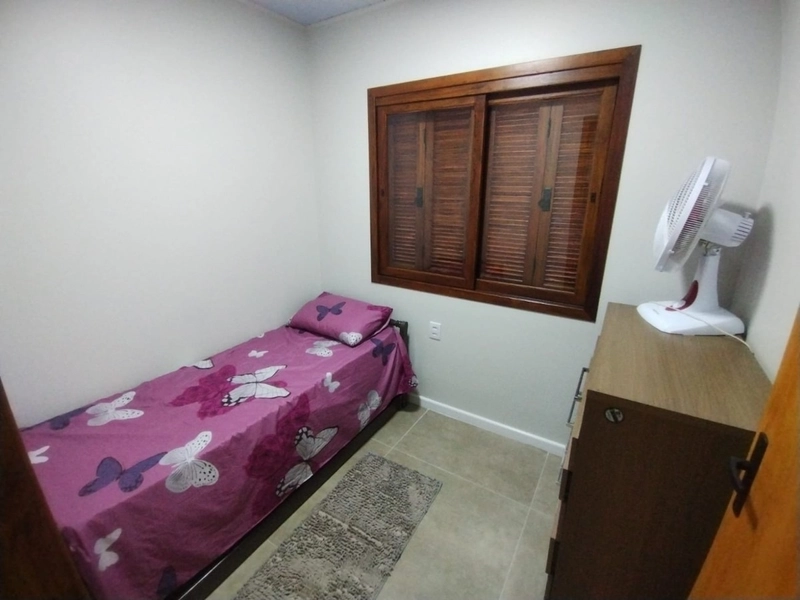 Casa com 3 dormitórios perto da praia e pátio amplo: 6ª foto da galeria de imagens do imóvel
