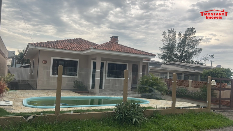 Casa com 3 dormitórios no bairro Zona Norte