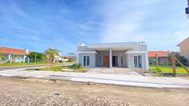Casa com 3 dormitórios no bairro Zona Norte: 1ª foto da galeria de imagens do imóvel